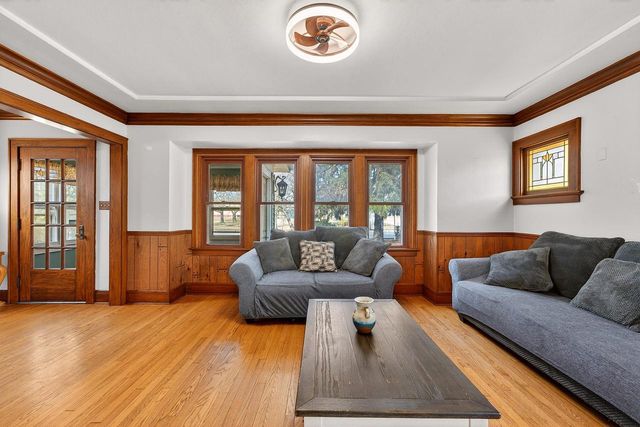 333 W Bender ROAD, Glendale, WI 53217