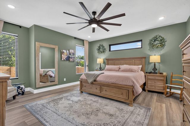 1631 E Cobblestone Drive, Ozark, MO 65721