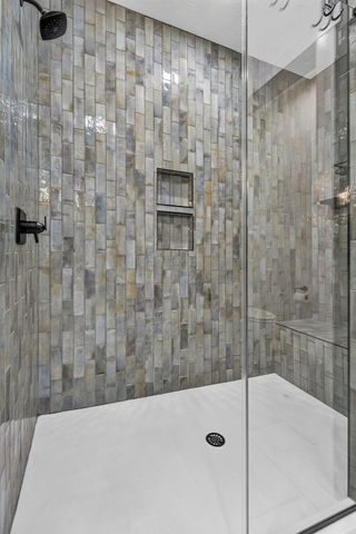 1631 E Cobblestone Drive, Ozark, MO 65721