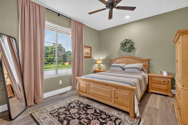 1631 E Cobblestone Drive, Ozark, MO 65721