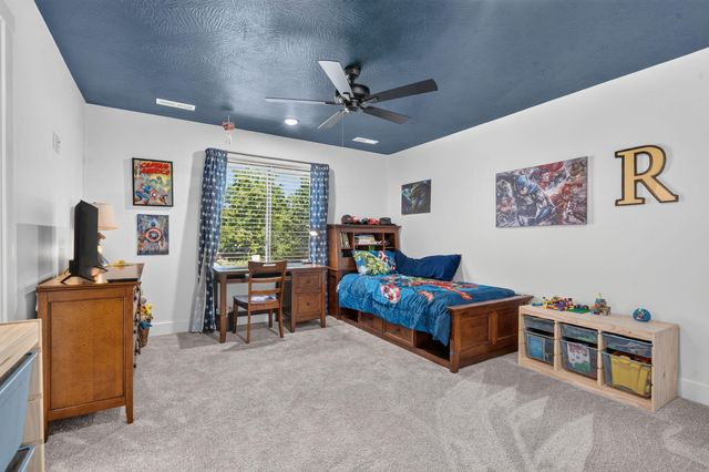 1631 E Cobblestone Drive, Ozark, MO 65721