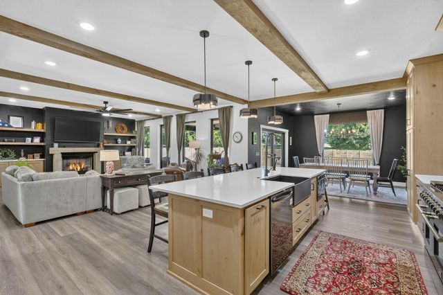 1631 E Cobblestone Drive, Ozark, MO 65721