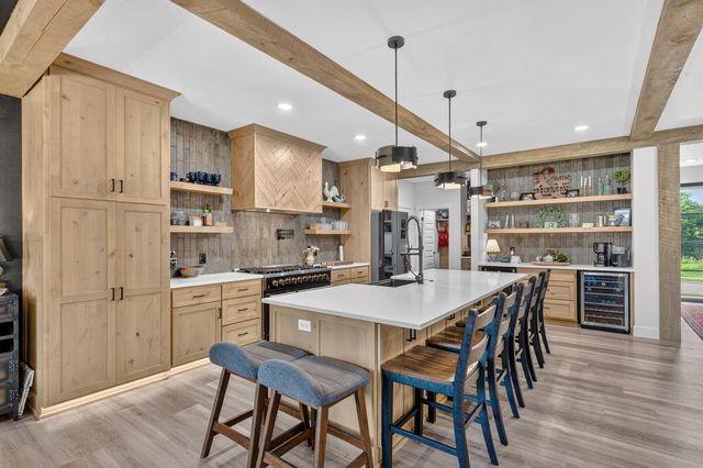 1631 E Cobblestone Drive, Ozark, MO 65721