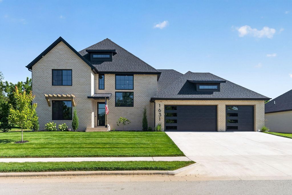 1631 E Cobblestone Drive, Ozark, MO 65721