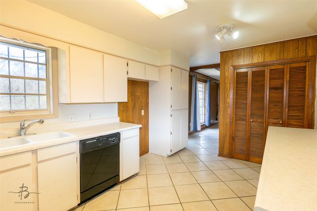 2605 Lakeway Drive, Shreveport, LA 71109