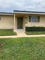5483 Cresthaven Boulevard C, West Palm Beach, FL 33415