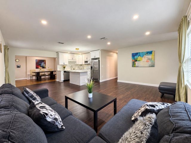 7035 ORKNEY AVENUE N, St Petersburg, FL 33709