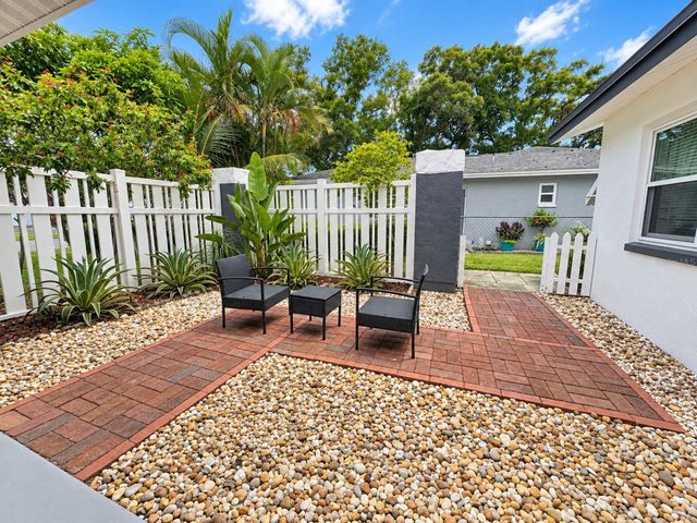 7035 ORKNEY AVENUE N, St Petersburg, FL 33709