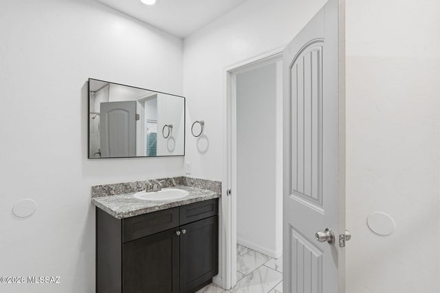 5051 N Hillcrest Drive, Tucson, AZ 85704