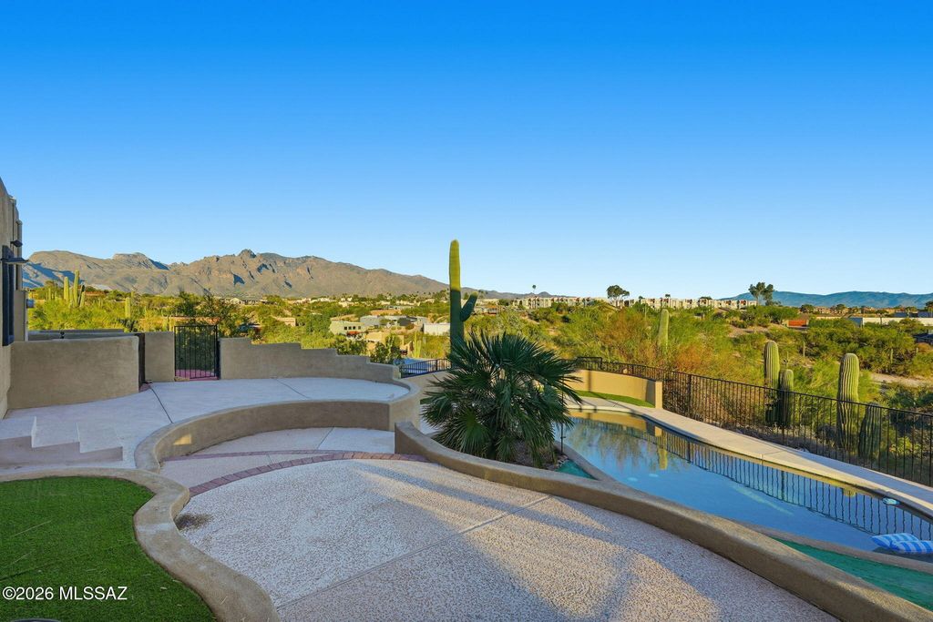 5051 N Hillcrest Drive, Tucson, AZ 85704