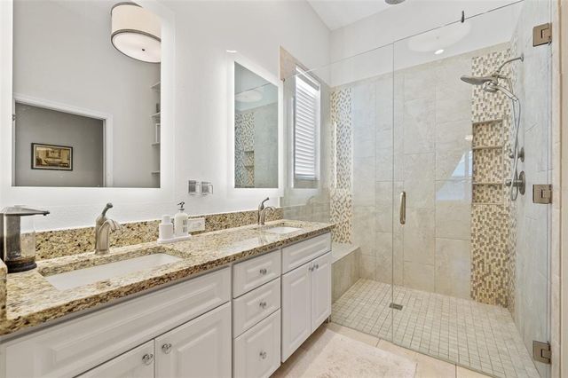 11808 LANCASHIRE DRIVE, Tampa, FL 33626