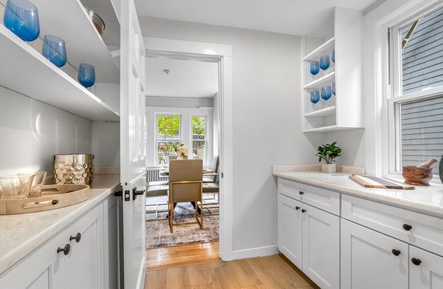 335 Huron Ave, Cambridge, MA 02138