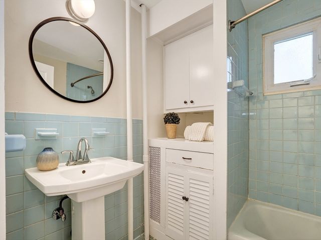 335 Huron Ave, Cambridge, MA 02138