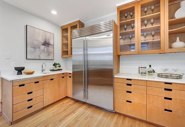 335 Huron Ave, Cambridge, MA 02138