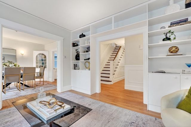 335 Huron Ave, Cambridge, MA 02138