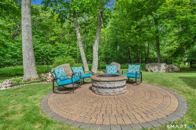 3 Arrowhead Trail, Waterford, CT 06385