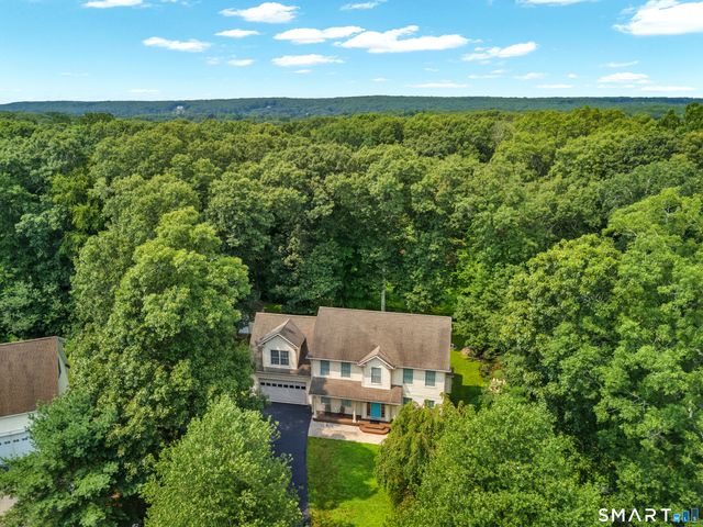 3 Arrowhead Trail, Waterford, CT 06385