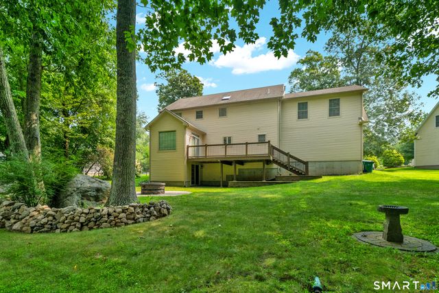 3 Arrowhead Trail, Waterford, CT 06385