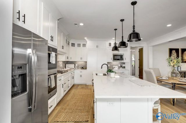 8319 Grayback Boulevard, Owens Cross Roads, AL 35763