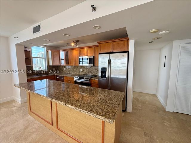 770 Claughton Island Dr 2016, Miami, FL 33131