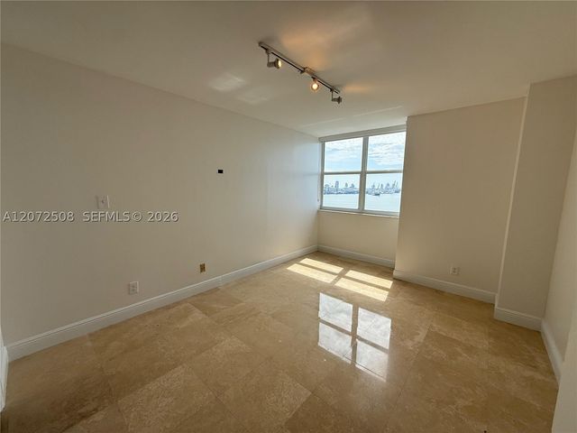 770 Claughton Island Dr 2016, Miami, FL 33131