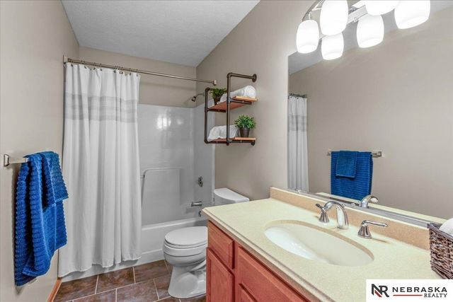 430 S 15th Street, Fort Calhoun, NE 68023