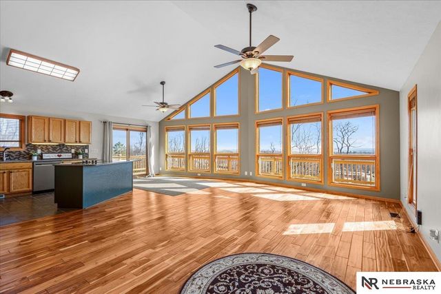 430 S 15th Street, Fort Calhoun, NE 68023