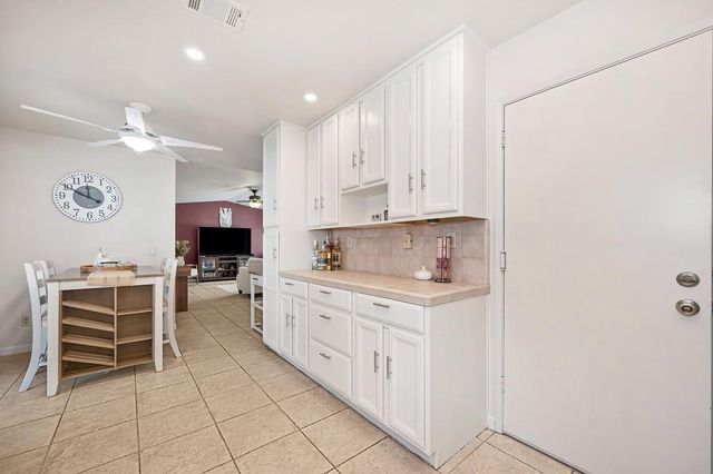 7309 Sunleaf Ln, Sacramento, CA 95828