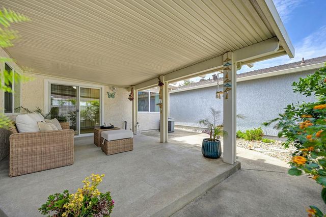 7309 Sunleaf Ln, Sacramento, CA 95828