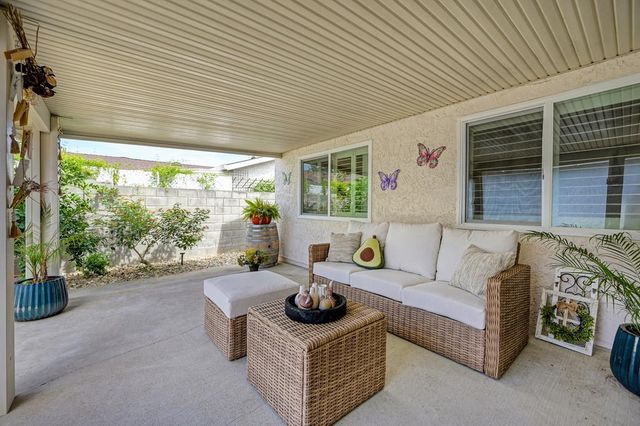 7309 Sunleaf Ln, Sacramento, CA 95828