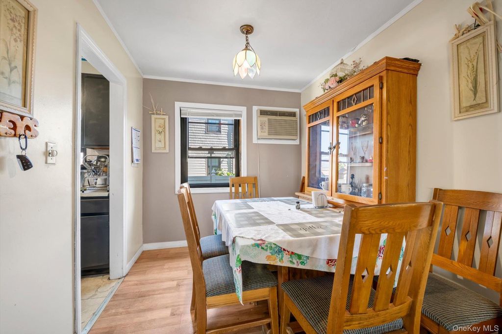 65 Clearstream Avenue, Valley Stream, NY 11580 — photo 4