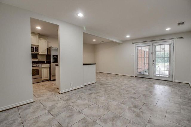 1311 S Edgefield Avenue, Dallas, TX 75208