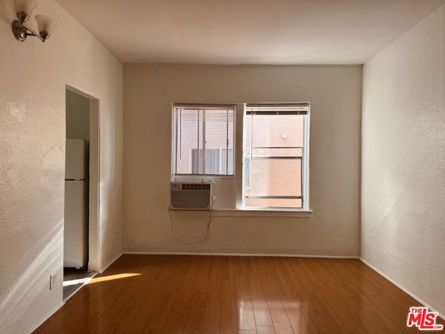 920 S S Hobart Blvd 403, Los Angeles, CA 90006