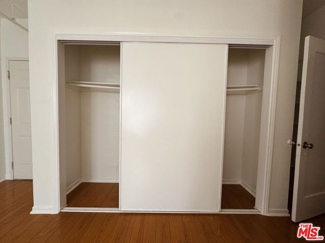 920 S S Hobart Blvd 403, Los Angeles, CA 90006