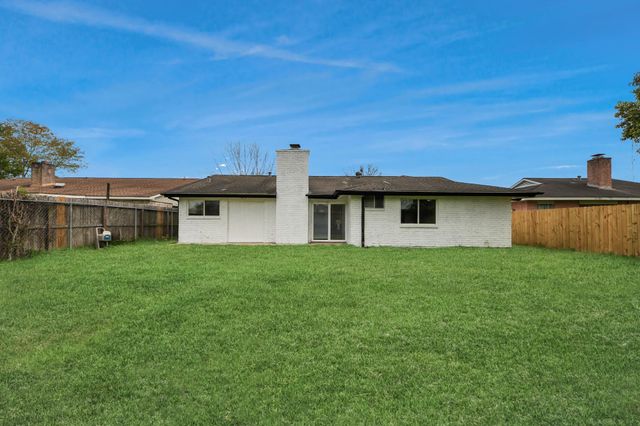 17114 Barcelona Drive, Friendswood, TX 77546