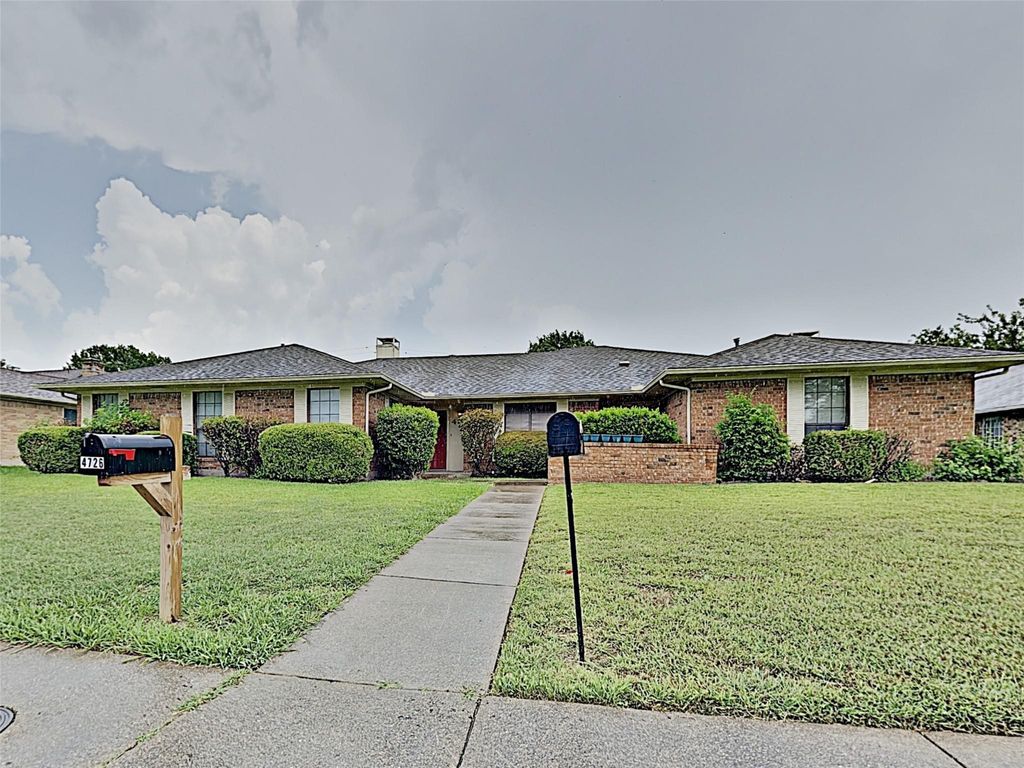 4724 Berridge Lane B, Dallas, TX 75227