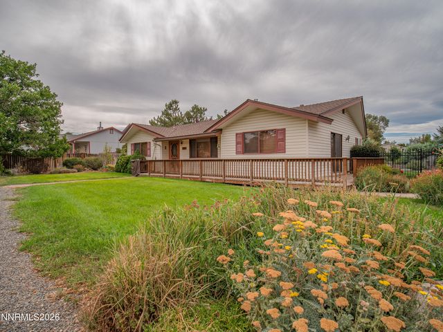 1321 Dennis Street, Minden, NV 89423