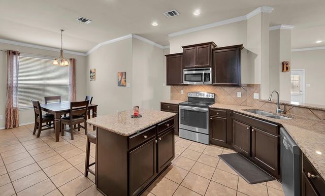 9801 Shallow Creek Drive, Waco, TX 76708