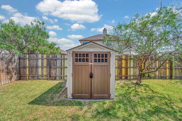 9801 Shallow Creek Drive, Waco, TX 76708