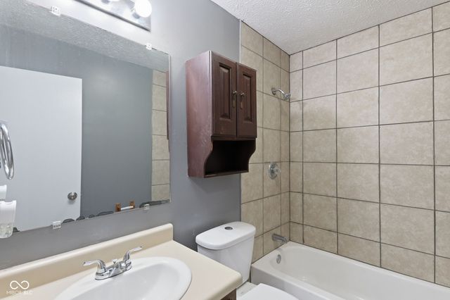 3242 Pawnee Drive, Indianapolis, IN 46235