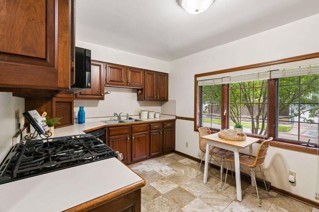 707 Hamline Avenue S, Saint Paul, MN 55116