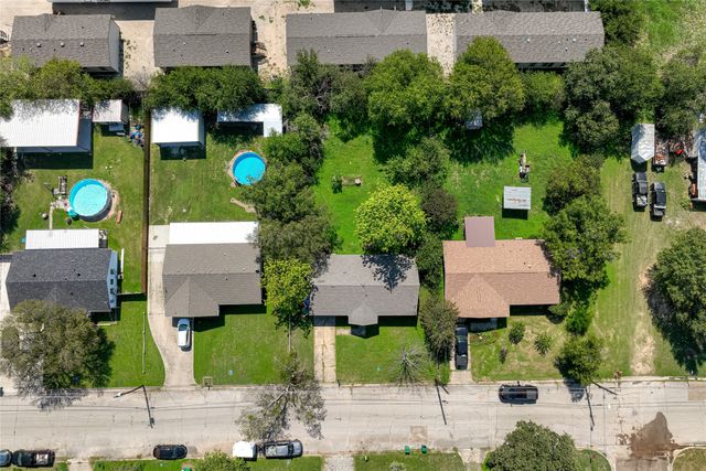 305 Avenue I, Lacy Lakeview, TX 76705