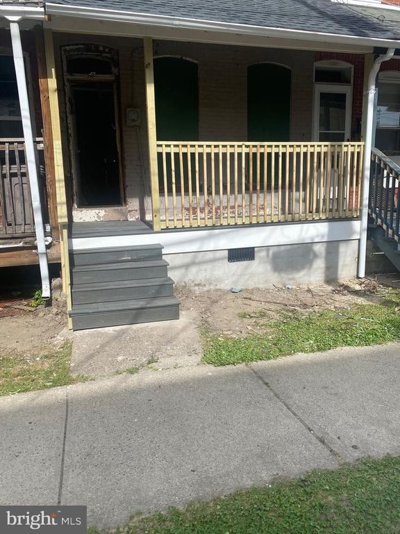 58 W END AVE, Trenton, NJ 08618