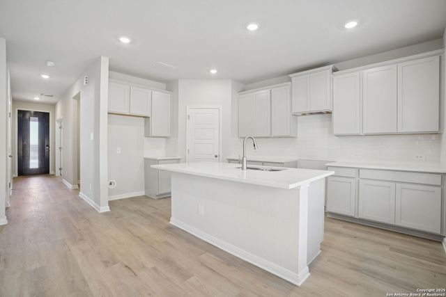 6407 Prince Howard, San Antonio, TX 78239