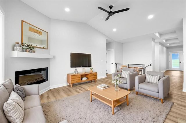 1135 NW Sproul Drive, Waukee, IA 50263