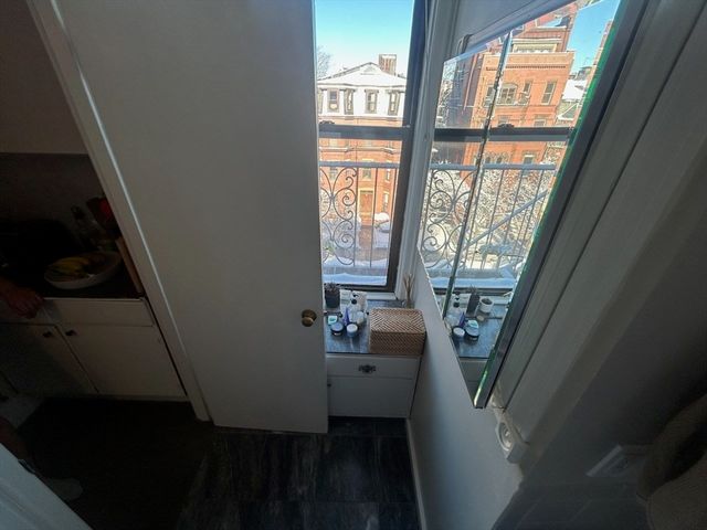 364 Marlborough Street 8, Boston, MA 02115
