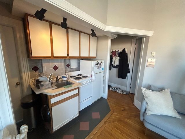 364 Marlborough Street 8, Boston, MA 02115