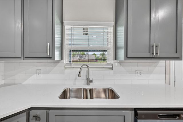 2009 W Sherman Street, Paris, TX 75460