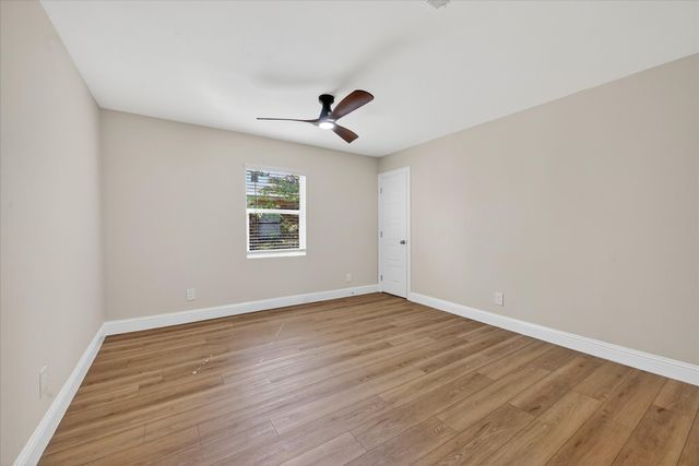 2009 W Sherman Street, Paris, TX 75460