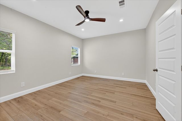 2009 W Sherman Street, Paris, TX 75460